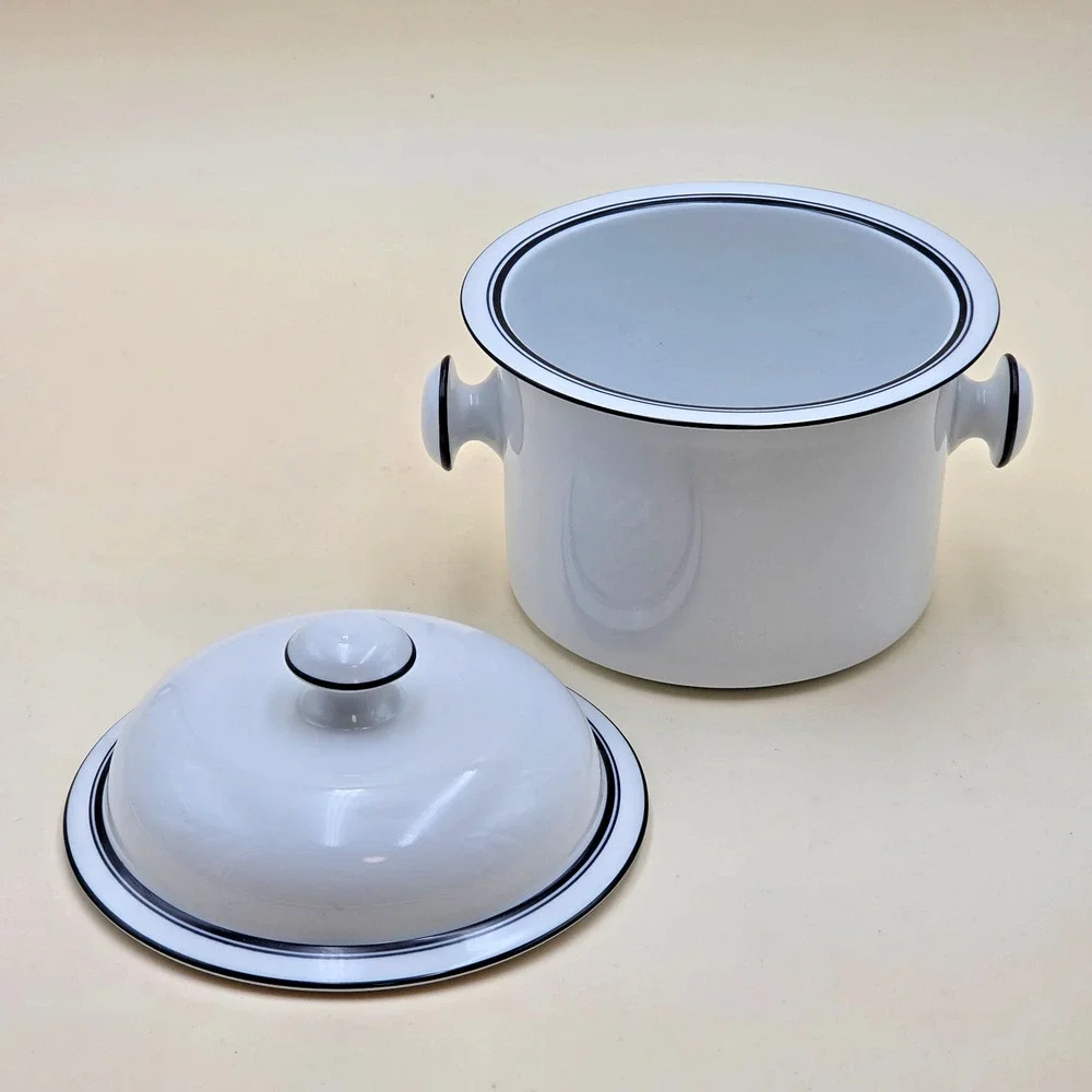 Dansk Bistro Christianshavn Casserole with Cover 2QT Portugal 8